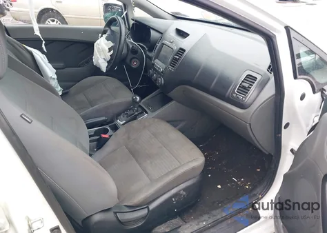 2018 Kia Forte Lx z USA, uszkodzony, nr VIN 3KPFL4A7XJE233672